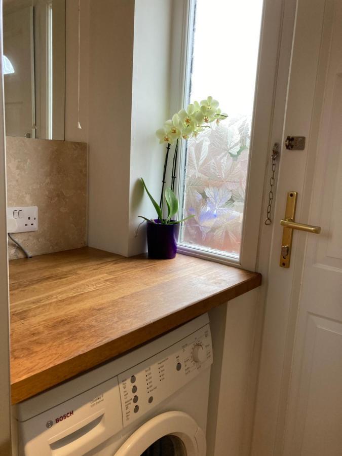 Double Bed Self Contained Annexe 14B Is To The Right Of The Main House Apartman Salisbury Kültér fotó