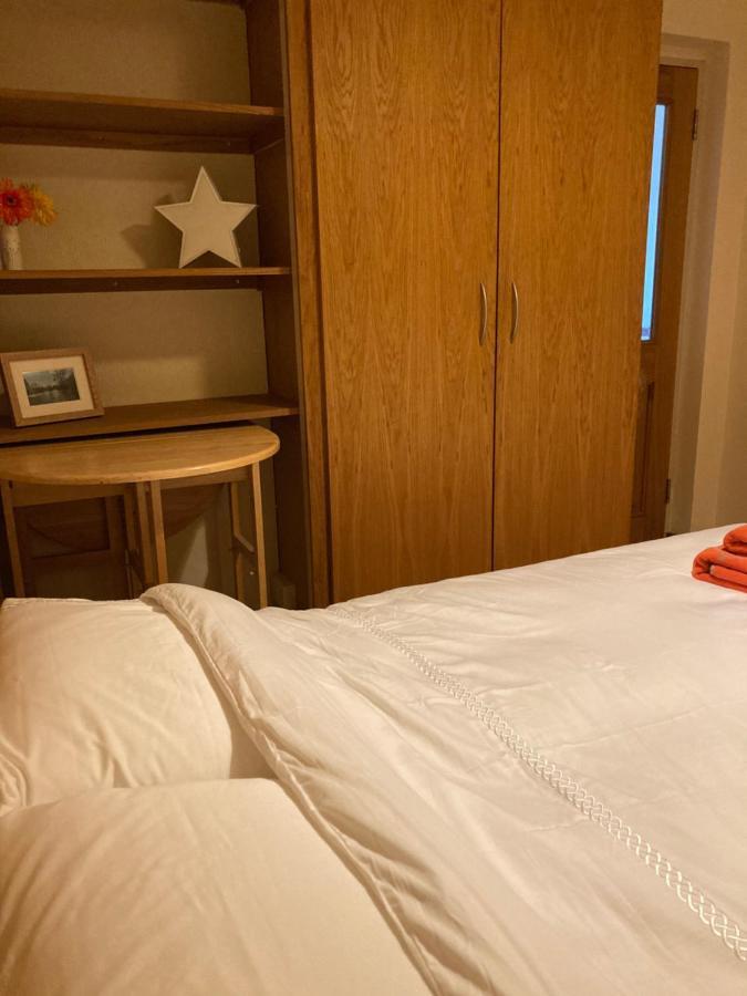 Double Bed Self Contained Annexe 14B Is To The Right Of The Main House Apartman Salisbury Kültér fotó